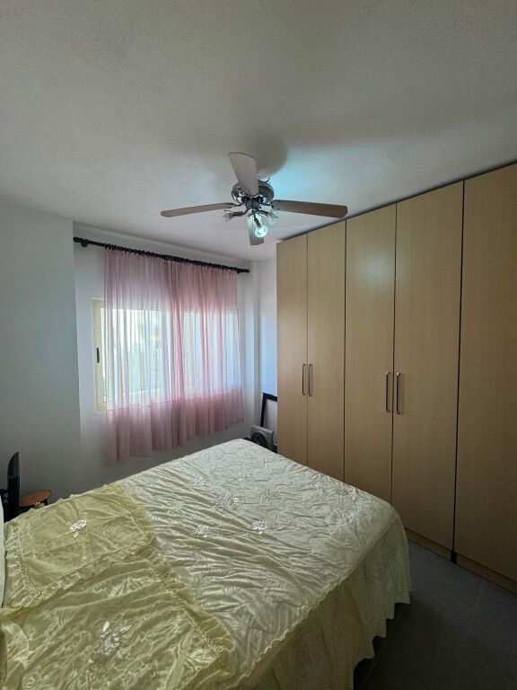 Jepet Me Qera Apartament 1+1+1 Ballkon
