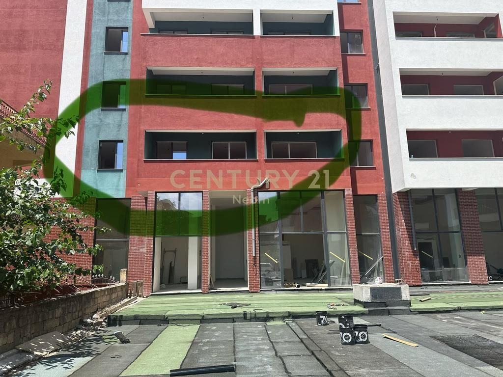 SHITET APARTAMENT 2+1+2 NË ZONËN E XHAMLLIKUT !