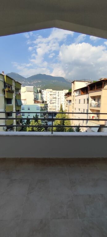 Apartment 3+1, Fresk!