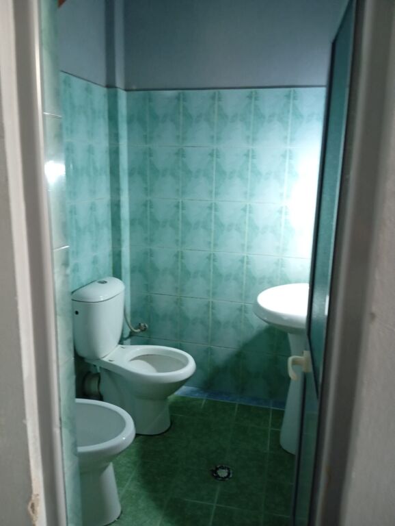 JEPET ME QERA STUDIO/ Garsoniere ne Tirane prane PATI TRAVEL