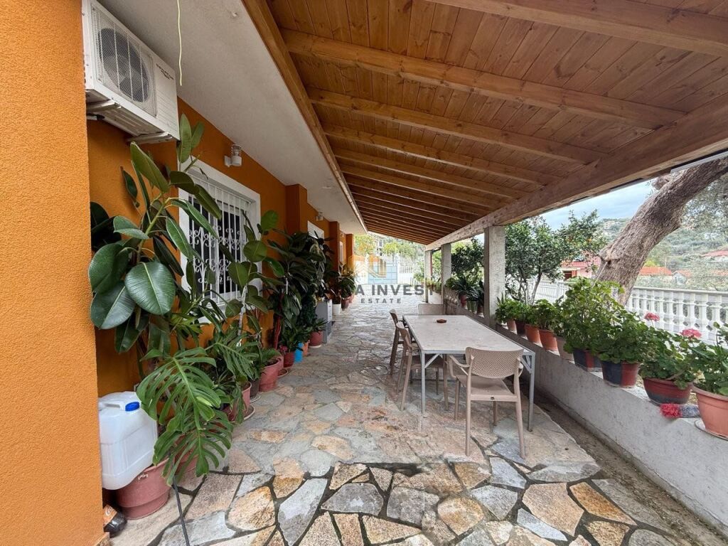 JEPET ME QERA AFATGJATE KATI I PARE I NJE SHTEPI PRIVATE NE KUZUM BABA, VLORE