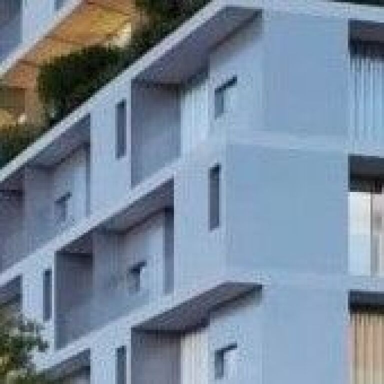 🔥 OKAZION | 1,100 €/m² | MOA RESIDENCE – ASTIR 🔥  🏡 SHITET APARTAMENT 3+1  📍 Moa Residence | Astir 📐 154.8 m² 🏢 Kati 7 💶 1,100 €/m² 💰 170,300 €  ✨ Apartament me sipërfaqe të bollshme dhe planimetri funksionale.  🔄 Mundësi ndarjeje në 2 apartamente 1+1, ideal për investim dhe maksimizim të të ardhurave.  📞 Arlind RealtyPartner | 