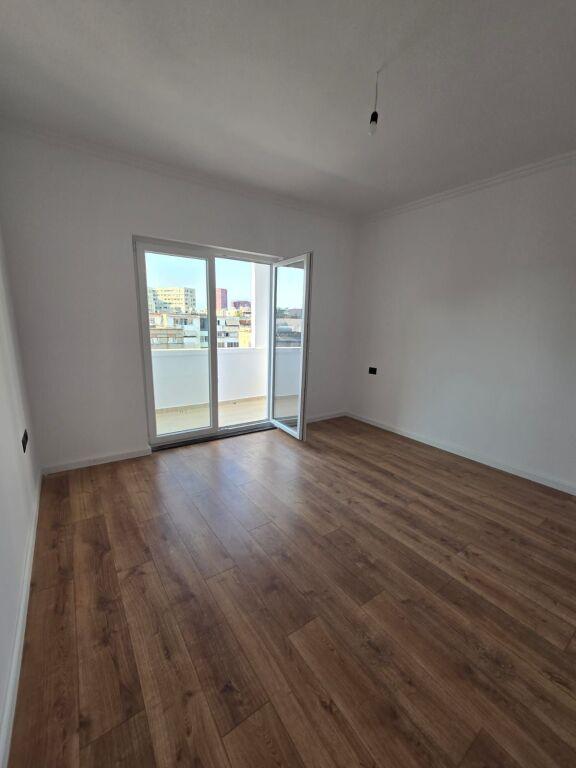 SHITET APARTAMENT 2+1 – KOMPLEKSI FRATARI, ASTIR