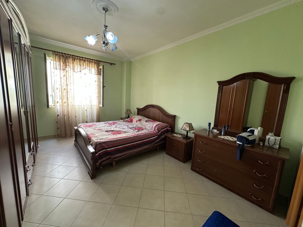 Shitet, Apartament 2+1+Depo, Fresku, Tirane.