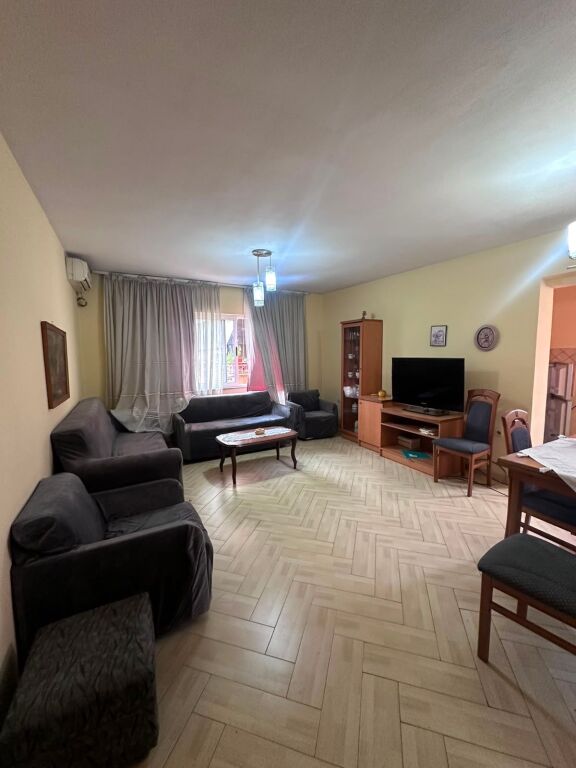 Apartament 1+1 me qera tek Shkolla e Baletit