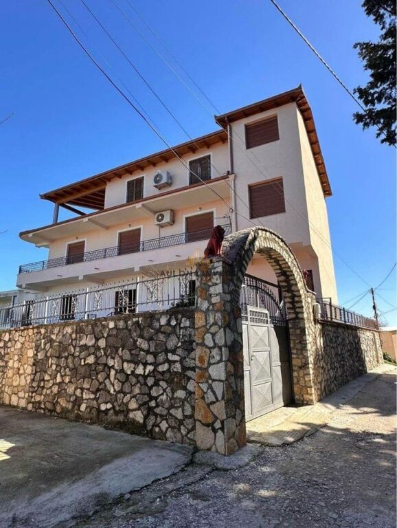 FOR LONG TERM RENT, THIRD FLOOR OF A PRIVATE HOUSE IN KANINA