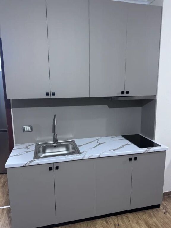 Jepet Me Qera Apartament 1+1+1 Ballkon