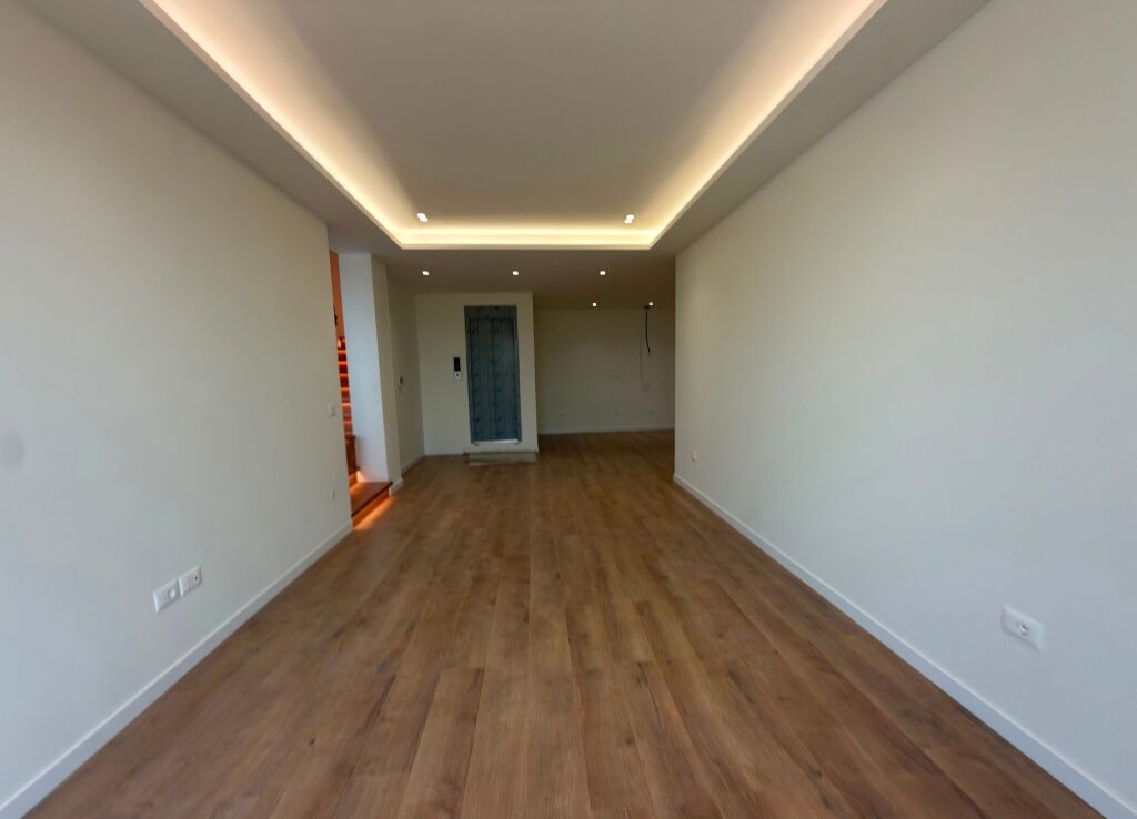 Apartament 3+1+Post Parkimi, Ne Shitje, Ne Farke
