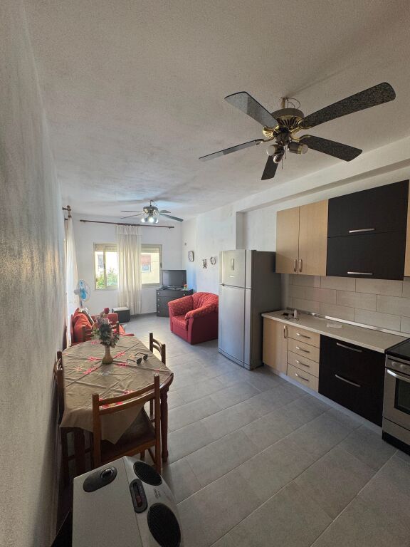 Jepet Me Qera Apartament 1+1+1 Ballkon