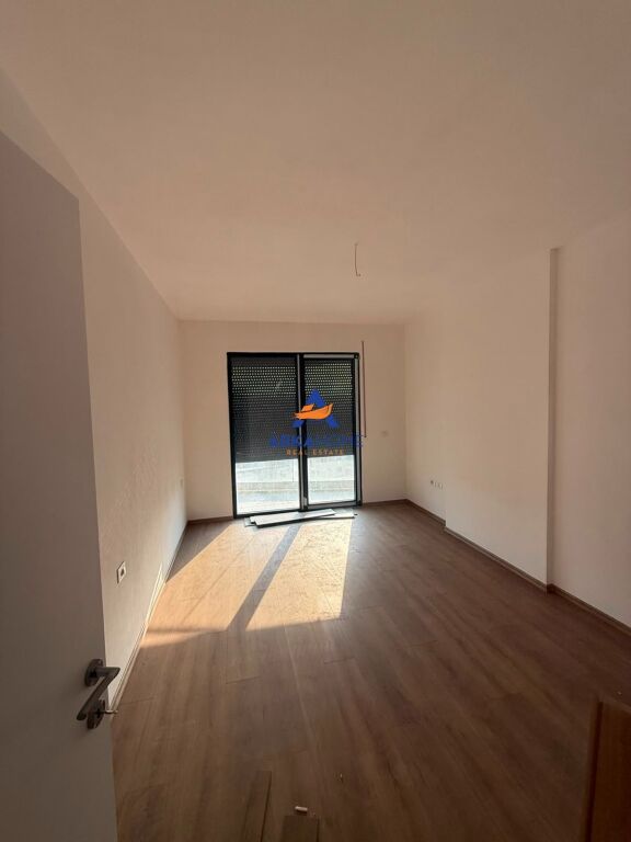 JEPET APARTMENT ME QERA 1+1+BALLKON "DON BOSKO, AFER FJORI DI BOSKO" 50.000 LEKE