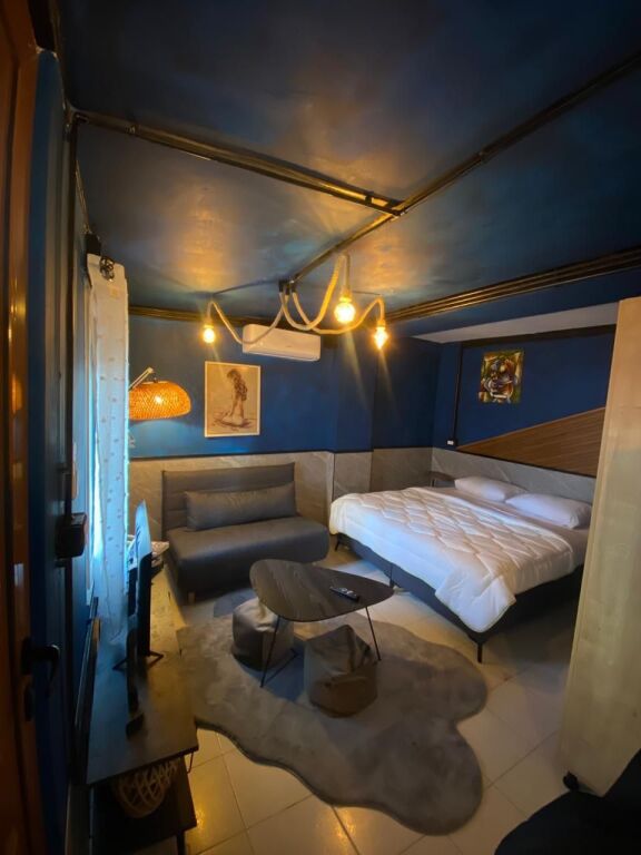 Garsoniere me qira ne Laprake 50.000Leke (perfshien drita/uje/internet)