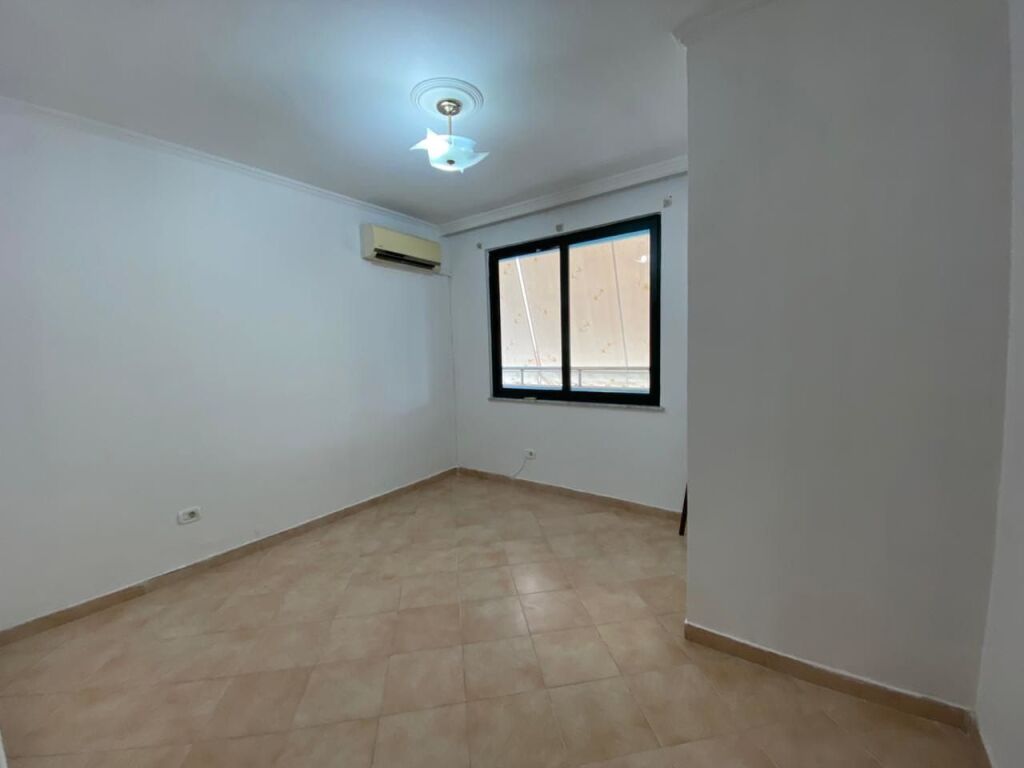 Qera | Ambjent Biznesi | Bulevardi Gjergj Fishta | 1500 €/muaj
