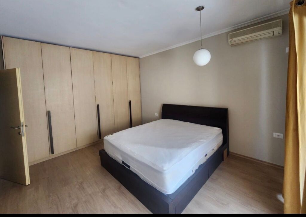 Apartment 2+1 for rent at Komuna e Parisit!