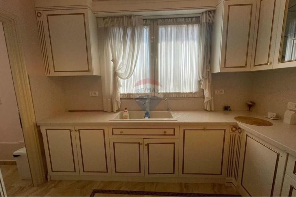 Penthouse 4+1+2 Kopshti Zoologjik
