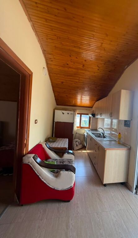 Qera | Shtëpi private 1 + 1 |5 Maji | 300 €/muaj