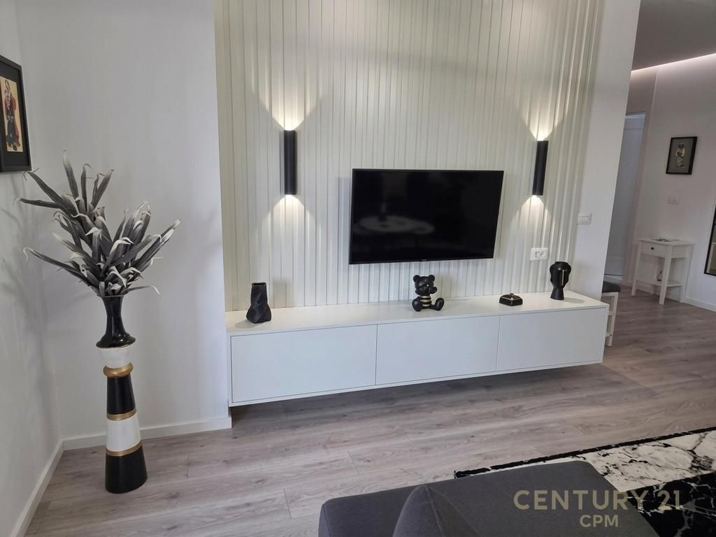 Jepet me Qira Apartament Modern 1+1 tek Rruga Sales