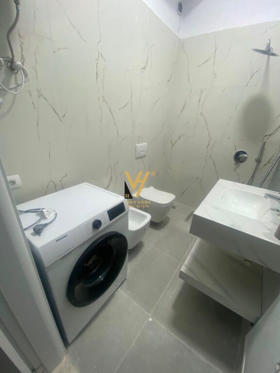 JEPET APARTAMENT 2+1+BLK ME QERA NE FARKE 50.000 LEKE