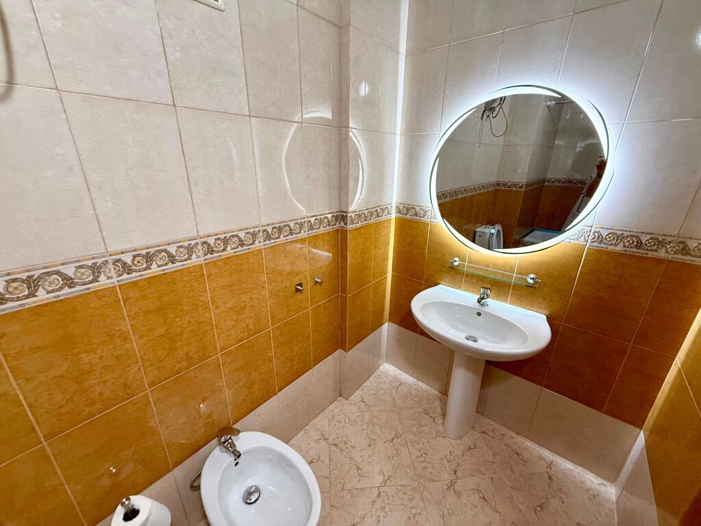 📣 QERA Apartament 2+1 (I Konvertuar) 📍 Rruga e “Kosovareve”, Prane Liqenit Artificial ✨ 💶 Cmimi 80.000 Leke/Muaj  