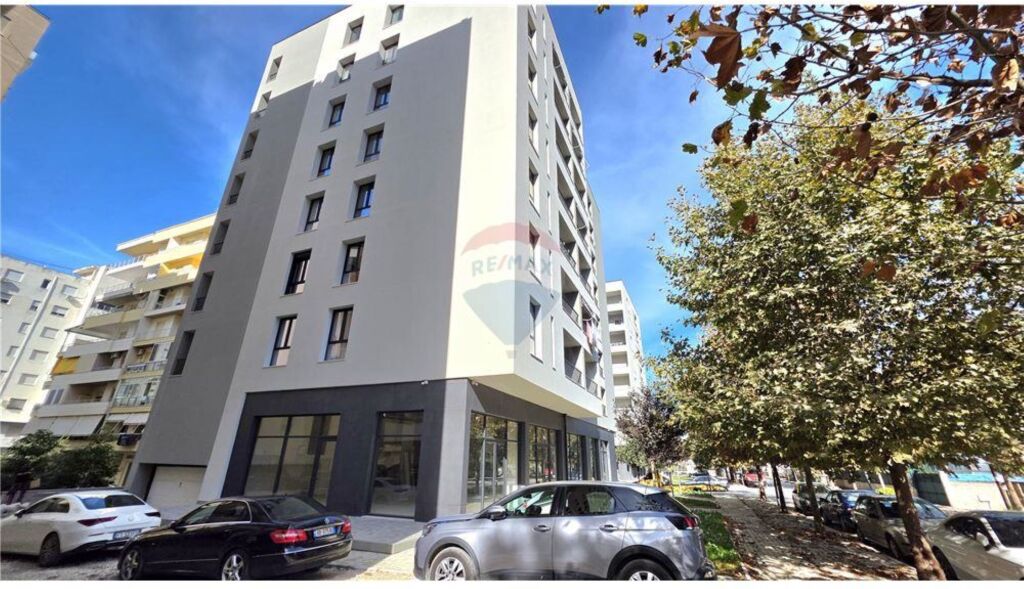 🌊 APPARTAMENTO 2+1+2 + GARAGE IN VENDITA – LUNGOMARE, VLORË