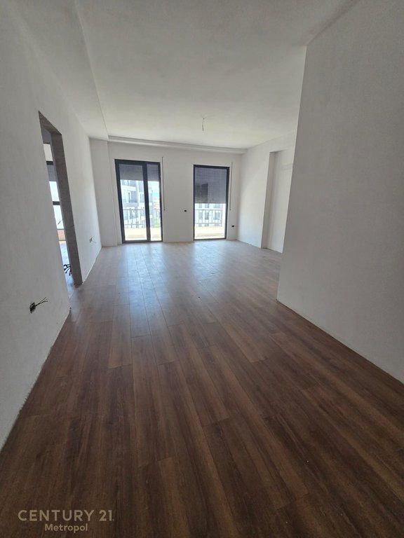 Apartament i Ri 2+1 në Shitje në Kinostudio
