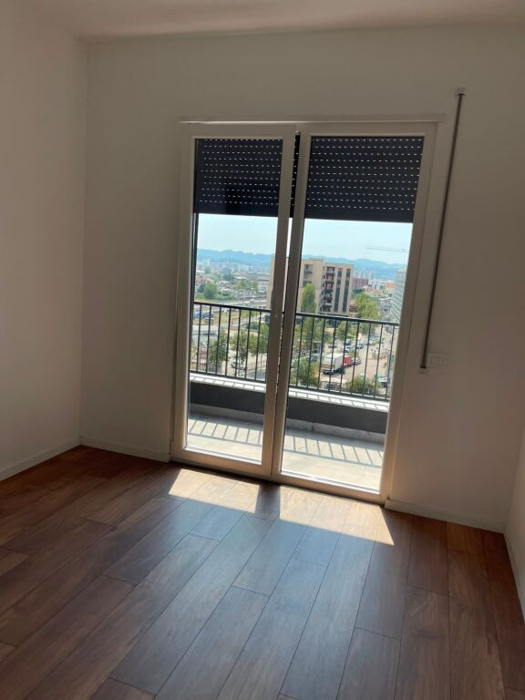 Jepet me qera apartament 2+1+parkim ne paskuqan