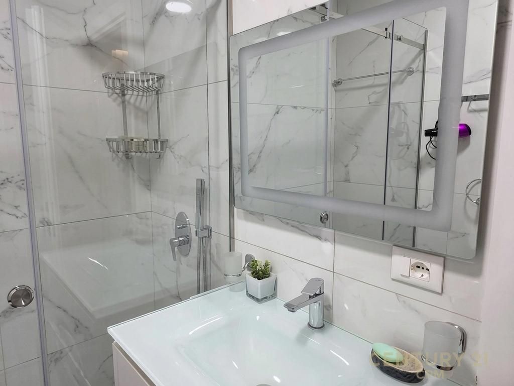 Jepet me Qira Apartament Modern 1+1 tek Rruga Sales