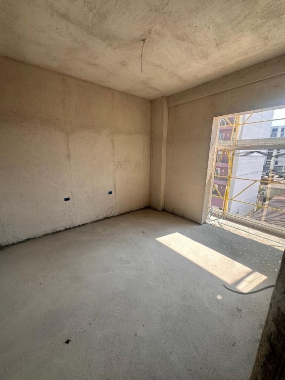 Apartament ne shitje 2+1+2 Tirana Entry