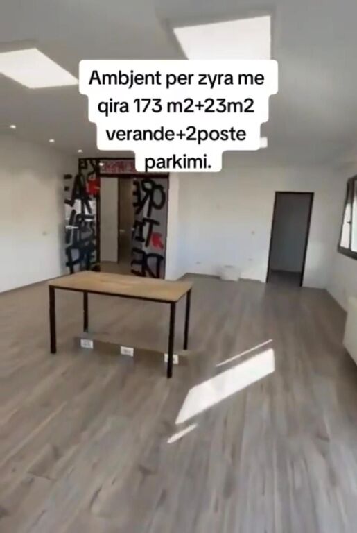 Jepet zyre+verande+2 poste parkimi me qira tek Stadiumi Dinamo , prane Luis Medical Center , Sheshi Willson , Komuna e Parisit .