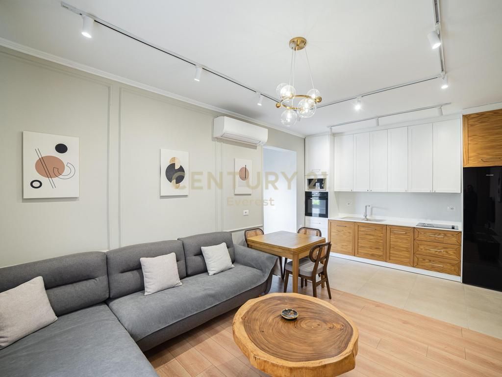 PAZARI I RI, SHESIM APARTAMENT 2+1