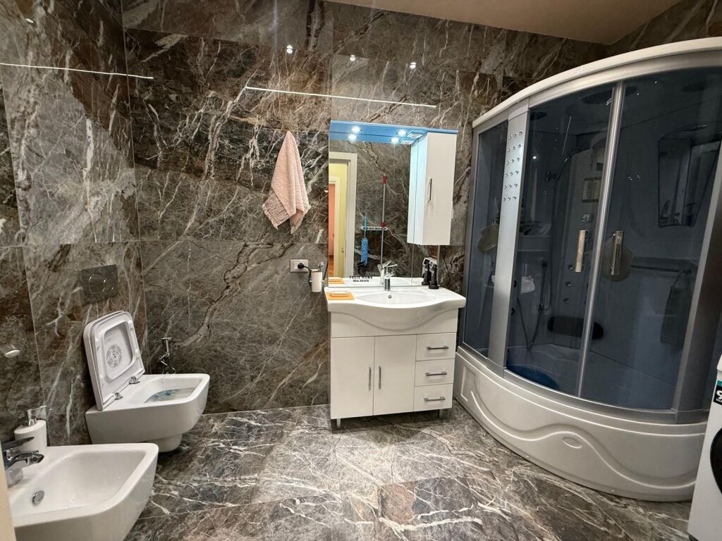 SHITET APARTAMENT 1+1 PAZARI I RI 309.000 EURO FH-89252
