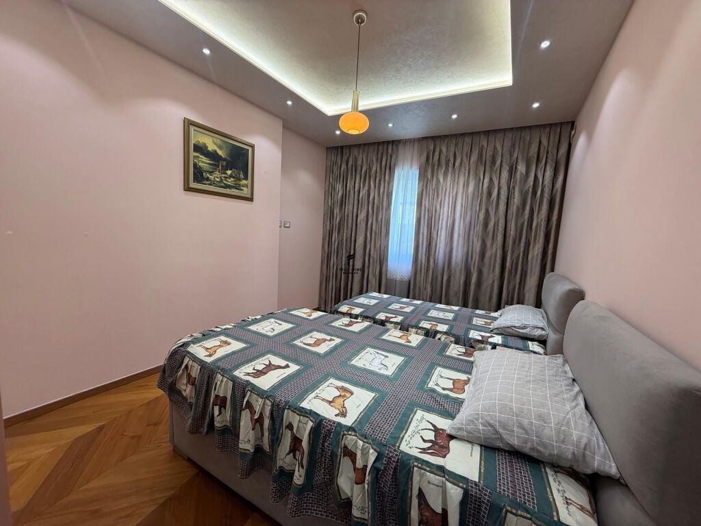 SHITET APARTAMENT 1+1 PAZARI I RI 309.000 EURO FH-89252