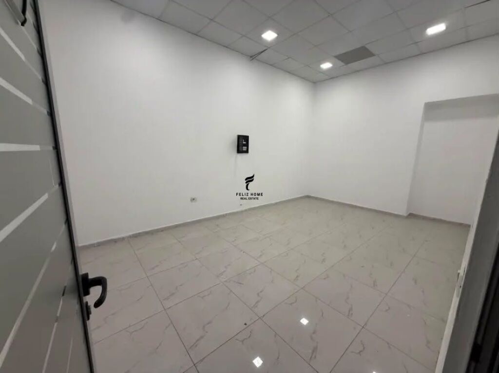 ZYRE ME QERA 415 M2 STACIONI TRENIT 8.300 EURO FH-89230