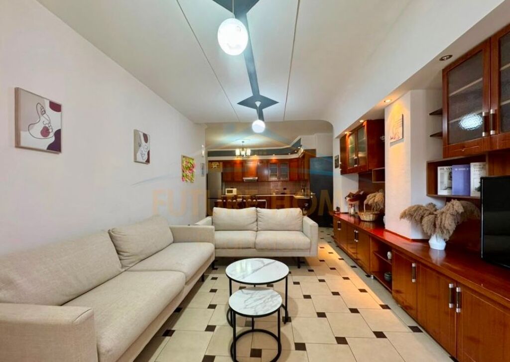 Qira, Apartament 2+1+2, Rruga e Barrikadave, Tiranë.