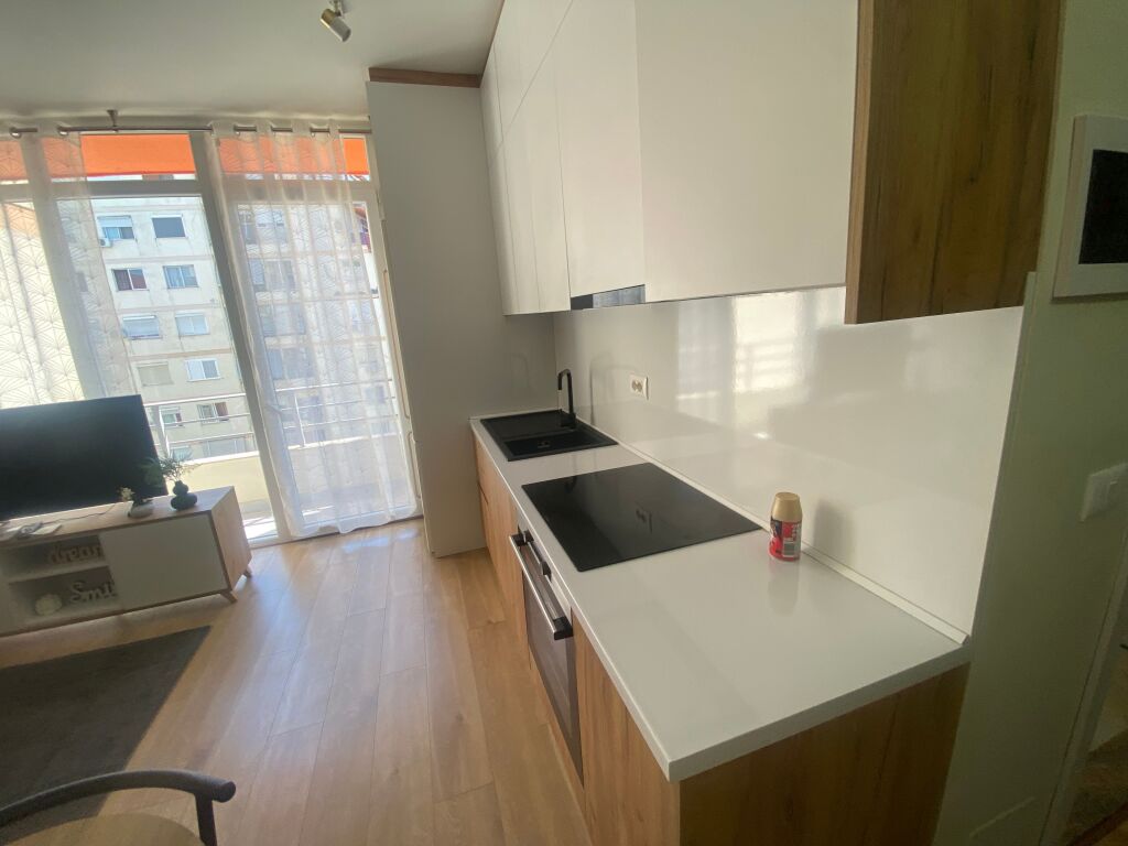 Apartament 1+1 pee qera Astir Kompleksi Fratari !