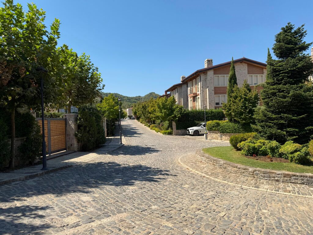 SHITET – APARTAMENT 2+1+2 | SECRET GARDEN, TEG