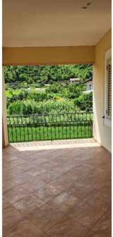 VILLA  200 thousand euros