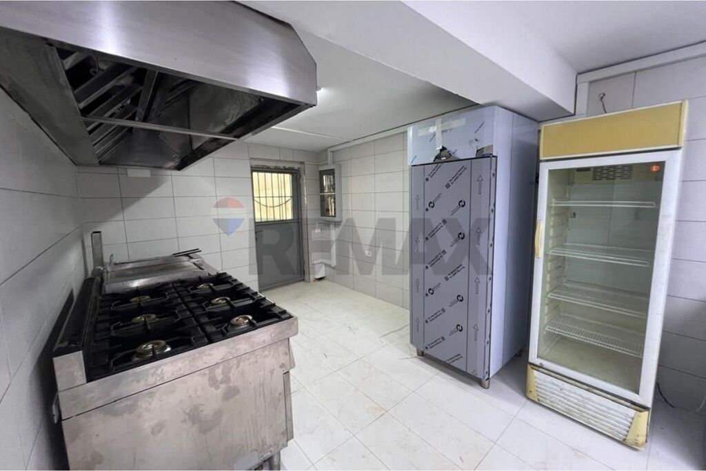 🍽️ BAR-RESTORANT ME QIRA – UJË I FTOHTË, VLORË