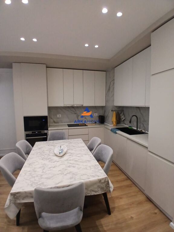JEPET APARTMENT ME QIRA 2+1+BALLKON "KOMPLEKSI KAIMI, ALI DEMI" 70.000 LEKE