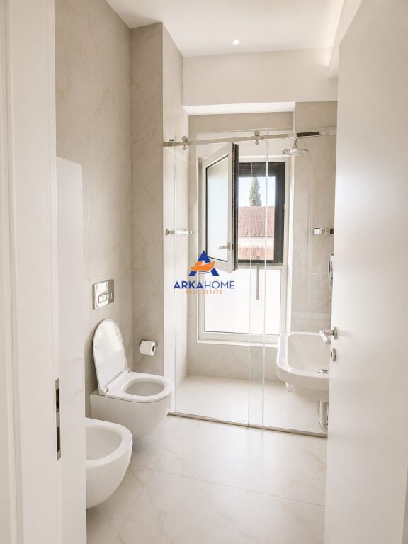 JEPET APARTMENT ME QIRA 2+1+BALLKON "KOMPLEKSI KAIMI, ALI DEMI" 70.000 LEKE