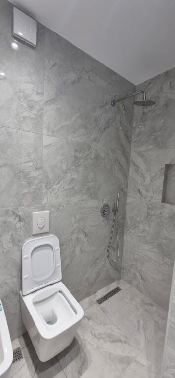 Shitet Apartament 2+1 ne rrugen Fadil Bodinaku