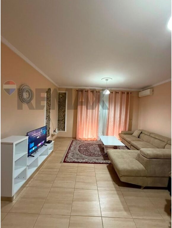 Apartament per qera 1+1 te Rruga 5 Maji