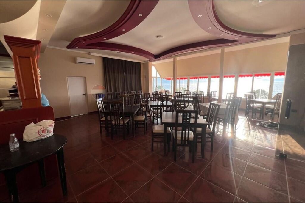 🍽️ BAR-RESTORANT ME QIRA – UJË I FTOHTË, VLORË