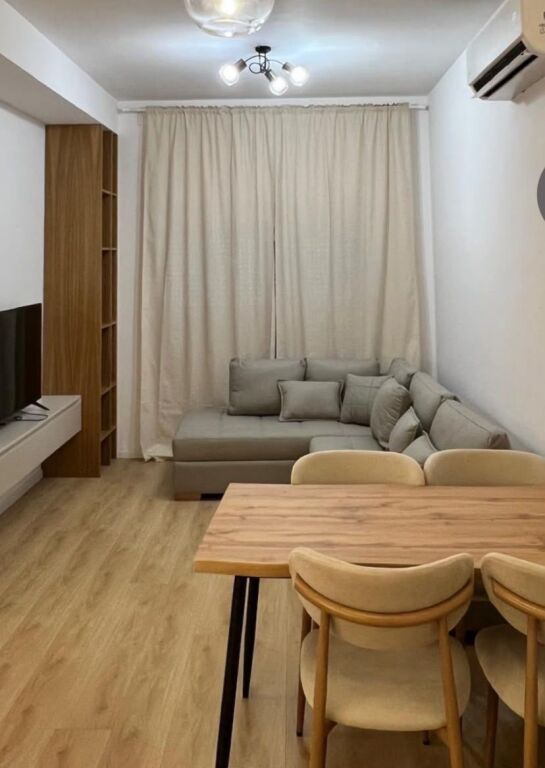 KOMPLEKSI KADIU, APARTAMENT ME QERA 2+1