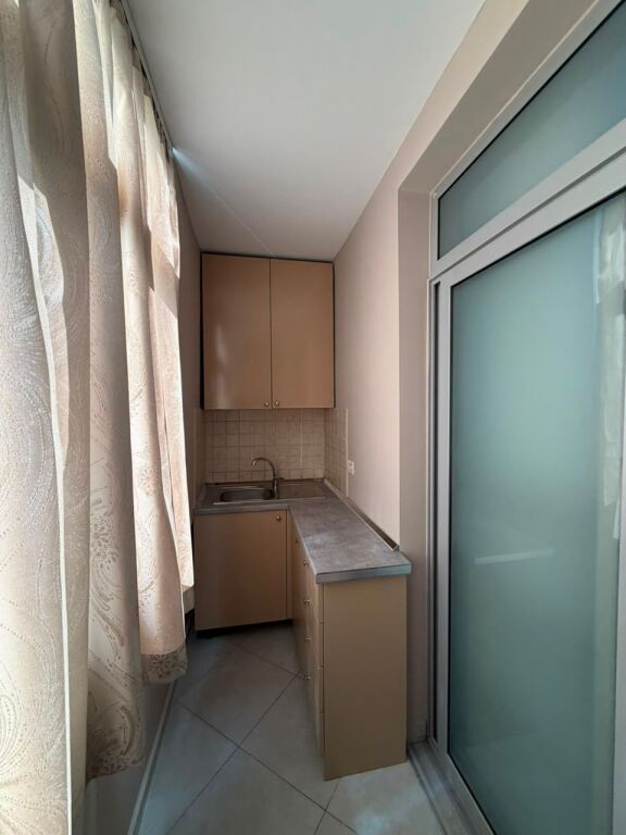 🏡 JEPET ME QIRA APARTAMENT 2+1 – 21 DHJETORI 📍💶 Çmimi: 700 €/muaj