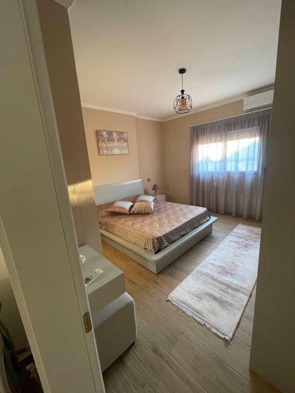 Jepet apartament me qera 1+1