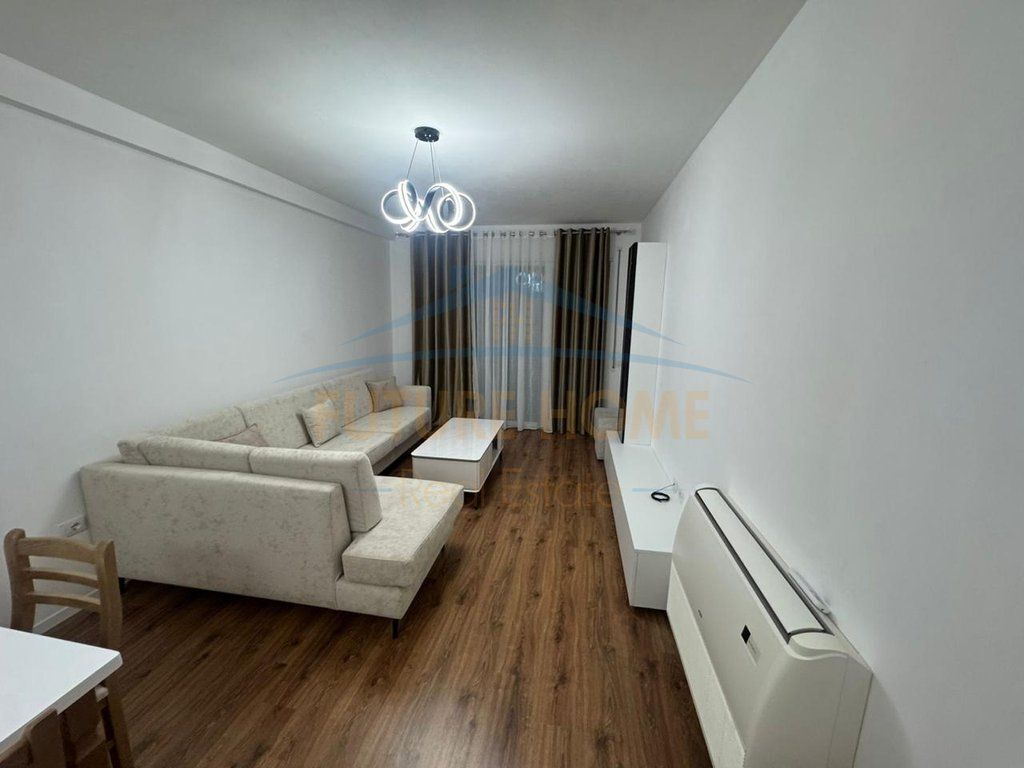 Shitet Apartamenti 1+1,Kompleksi E-88, Laprakë.
