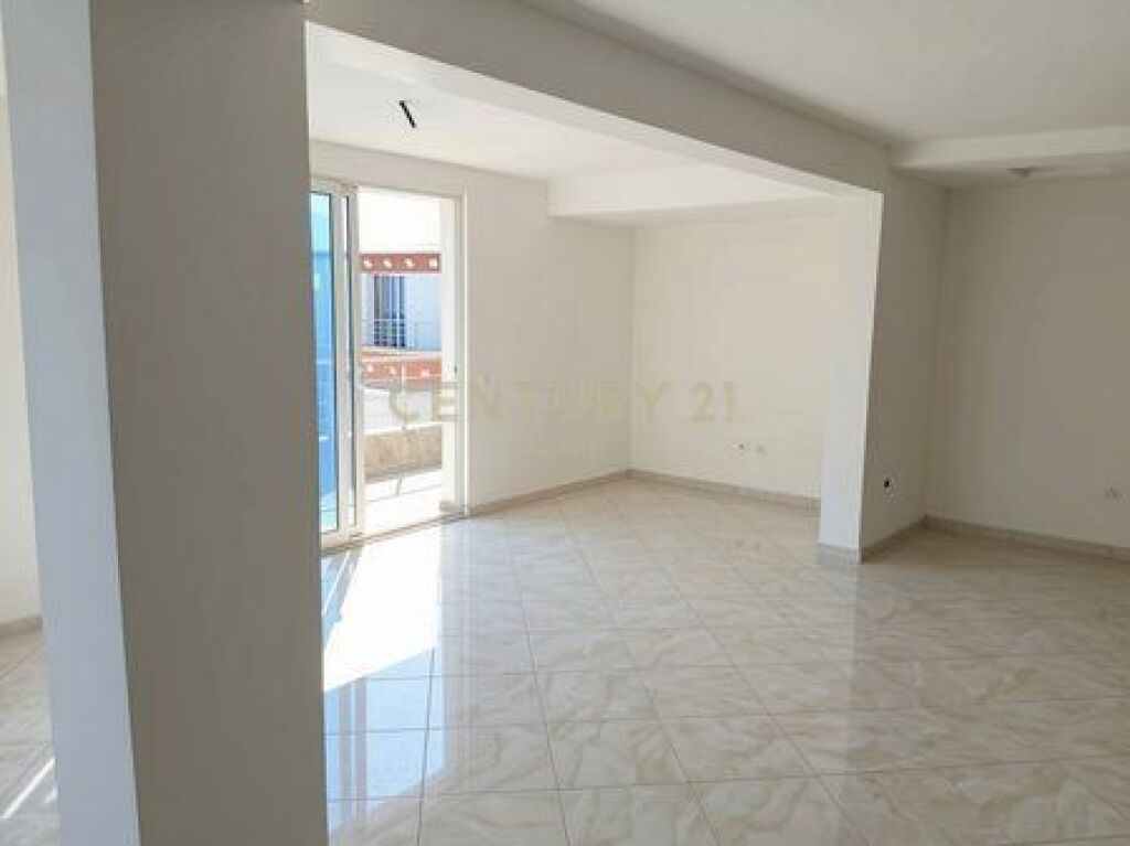SHITET APARTAMENT 2+1|BALLKON 33M2 ME PAMJE FANTASTIKE