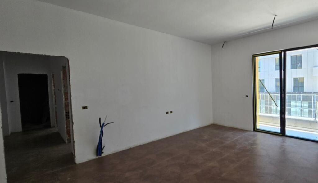 Jepet ambient biznesi me qira tek Kompleksi Square 21 , Rruga e Kavajes , 21 Dhjetori .