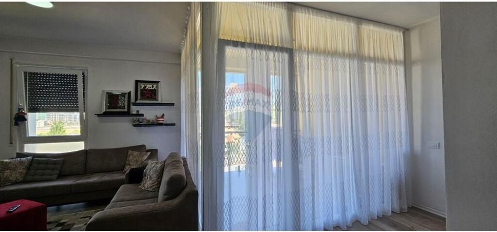 Apartament - Për Qira - Bulevardi i Ri, Tiranë