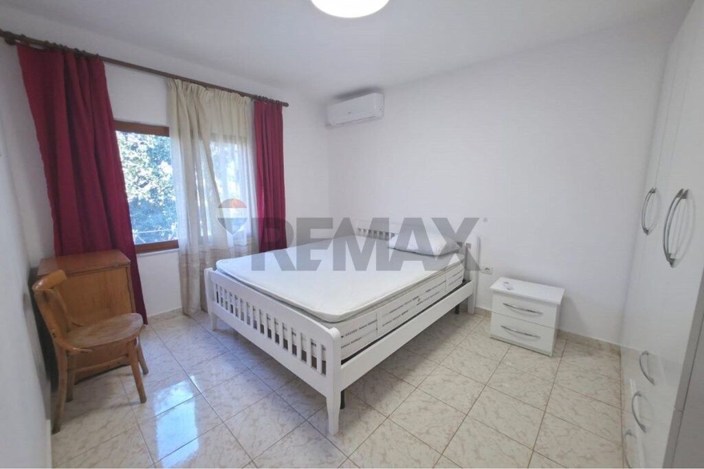 Jepet me qira apartament 3+1 prane Bul Zogu 1